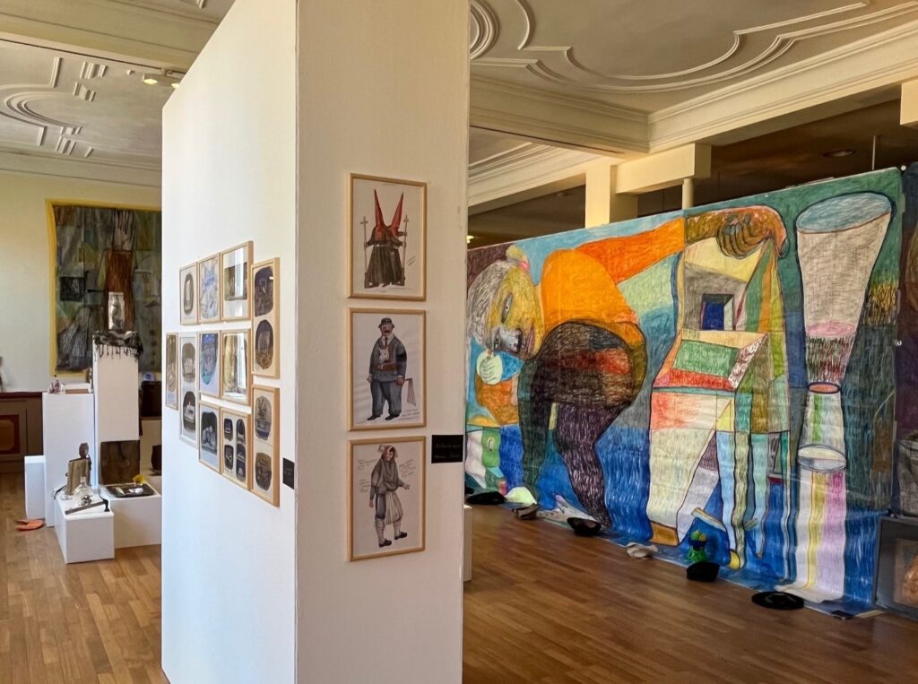 Foto zu Akhe – Objects and Paintings